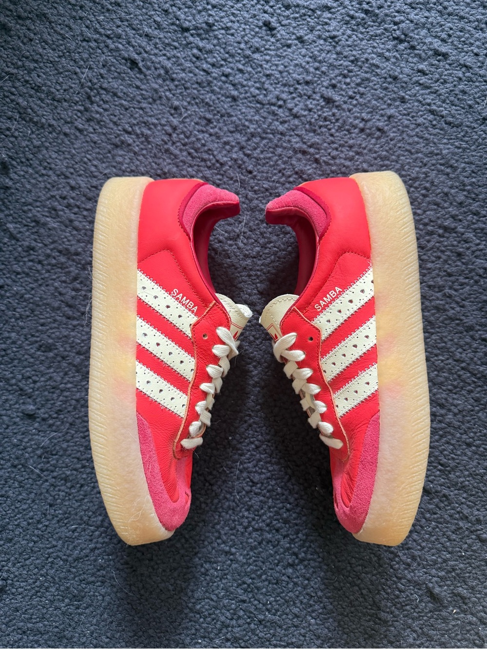 Samba "Valentine's Day - Bright Red/Cream White/Team Victory Red" size 8.5 - Picture 3 of 6